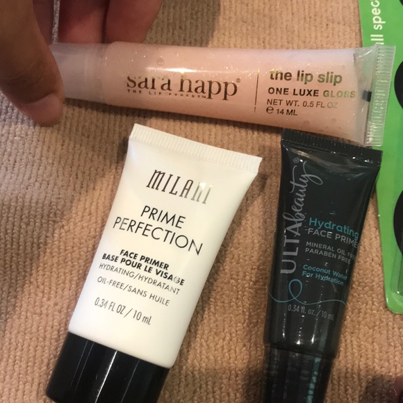 Lipstick, Primer, Liner Makeup Bundle - Picture 3 of 5